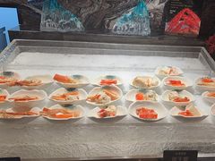 -雍容荟帝王蟹活龙虾展台自助(IFS黑金店)