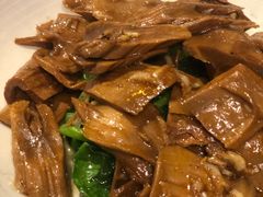 豌豆尖炒笋-泓0871臻选云南菜·味庄