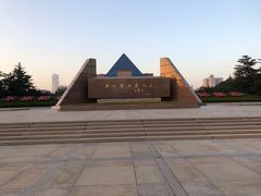 -上海市龙华烈士陵园