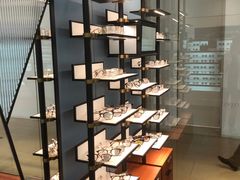-LensCrafters亮视点·OAKLEY精选(静安嘉里中心店)