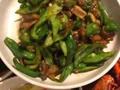 辣椒炒肉-龙巢盱眙龙虾·牛蛙·烧烤宵夜(八卦岭店)