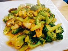 -洪姐川菜东北菜铁锅炖(天生丽街店)