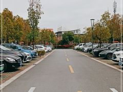 -静安大融城·停车场