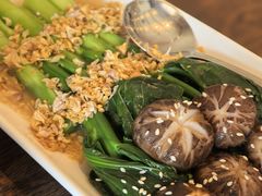-Chom Cafe and Restaurant