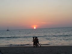 -卡马拉海滩