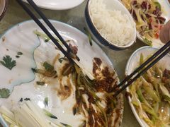-鹤乡东北菜(崮山路店)