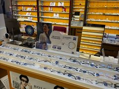 -优医视平价眼镜蔡司依视路折扣工厂店(十里堡店)