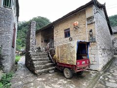 -高荡千年布依古寨旅游景区