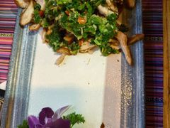 -香巴拉云南餐厅(华莱坞店)