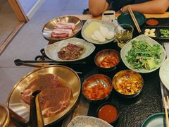 -臻牛烤肉