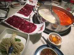 吊龙-左庭右院鲜牛肉火锅(浦江欢乐颂店)