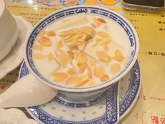 -广信牛奶甜品世家(台东店)