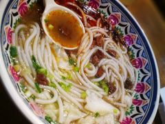-鑫花溪牛肉米粉(人民广场店)