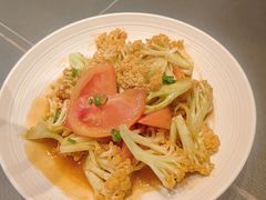 鲜茄煮台山花菜-愚公乐融合菜馆(33小镇店)