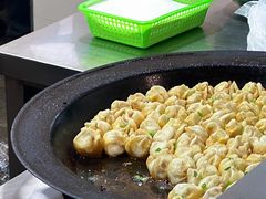特色葱煎包-赵宝美煎包店
