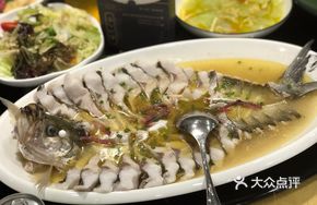 Steamed Qianjiang White Carp