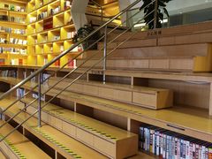 -新华书店(顺峰山公园店)