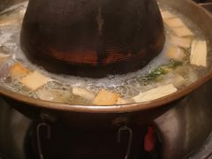 -洞庭洲·防空洞火锅·烧烤·铜锅涮肉(新百广场店)