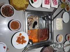 -海底捞火锅(宝龙广场夜宵主题店)