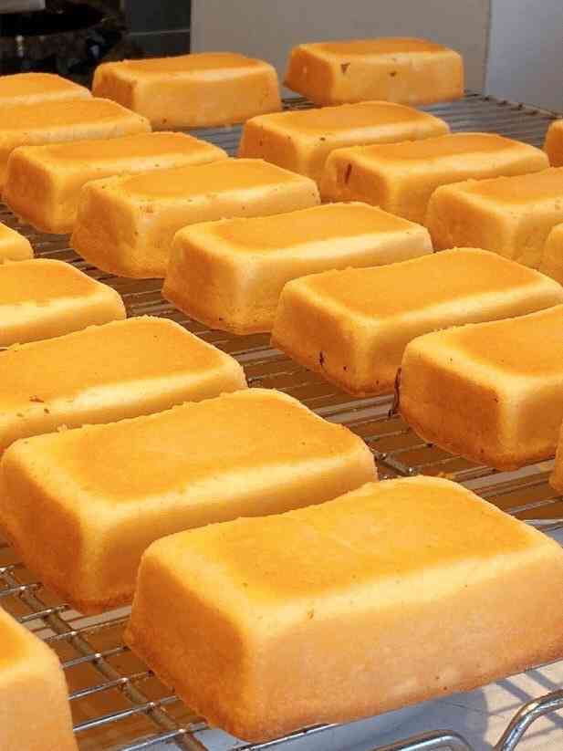 金氏粑粑坊(荣巷店)-"金氏粑粑糕,其实耙耙糕就是把面粉换成糯米.