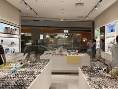 -J-Optical佳视明眼镜·蔡司视觉(青岛金茂览秀城店)