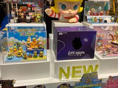 -泡泡玛特POPMART(上海环球港店)