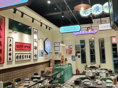 -何妹湿辣牛肉·粤式烧烤砂煲(桂雅路店)