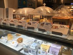 面包甜点陈列柜-喜茶(上海兴业太古汇店)