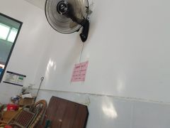-味为先光明乳鸽(光明总店)