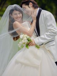 -至臻微拉婚纱摄影