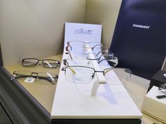 -宏宇眼镜蔡司依视路折扣店(兆佳眼镜城店)