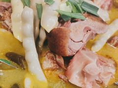 -帅巴人舅母子腊蹄民俗村