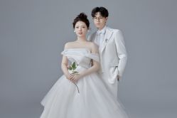 点击看大图 -至臻微拉婚纱摄影