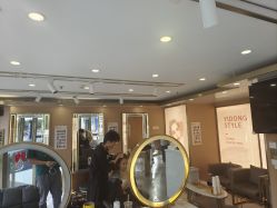 -一東造型烫发染发
