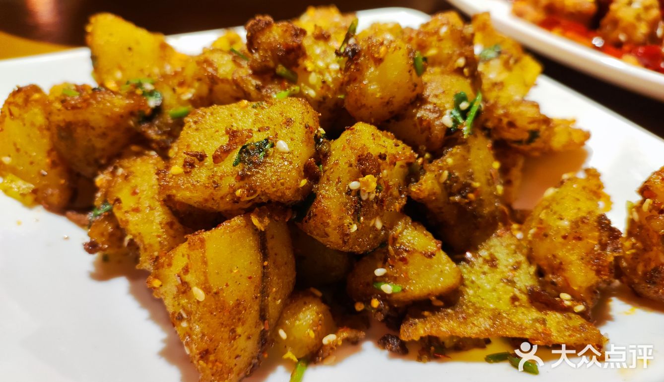 托乐嘉个性川菜煌飞鸿川小馆必点的黑鱼花拌饭，天天都想来一份。