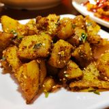 托乐嘉个性川菜煌飞鸿川小馆必点的黑鱼花拌饭，天天都想来一份。