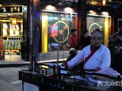 -吴山路夜市
