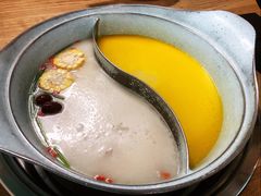 金汤猪肚鸡双味锅-青瓷火锅料理(西单大悦城店)