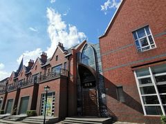 -钟书阁(松江泰晤士小镇店)