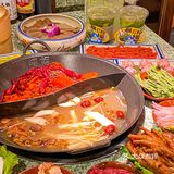 新晋排队王鸿姐老火锅红油包子八秒土豆丝辣得过瘾！