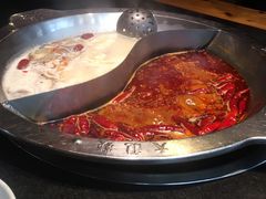 菌骨汤鸳鸯锅-大龙燚火锅(五一广场店)