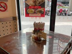 靠窗位-东泰祥生煎馆(长宁路店)