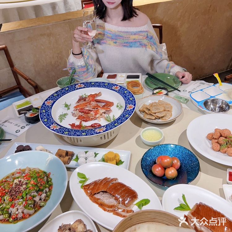 正宗京味果木烤鸭就在御掌柜