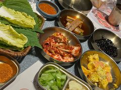 -草家酱蟹炭火烤肉店(珲春南路二店)