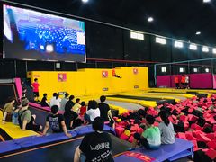-嘿哟动霸CHUA·新潮玩运动娱乐中心·蹦床滑冰团建乐园