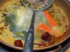 -洱火云南酸菜牛肉火锅(石景山当代商城店)