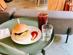 牛肉汉堡-Nectar One Cafe(勇烈路n1店)