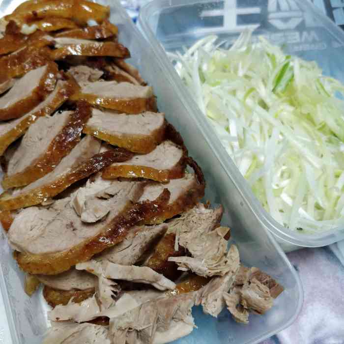 鸭哥老北京片皮鸭(新郭门店)-"外卖的烤鸭,包装蛮很用心,让人有好感.