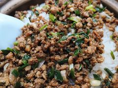 招牌鹅乸煲仔饭-阳江河堤老牌曾记美食