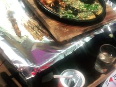 -何师烧烤·香辣蟹·川菜·30年老品牌(太古里旗舰店)